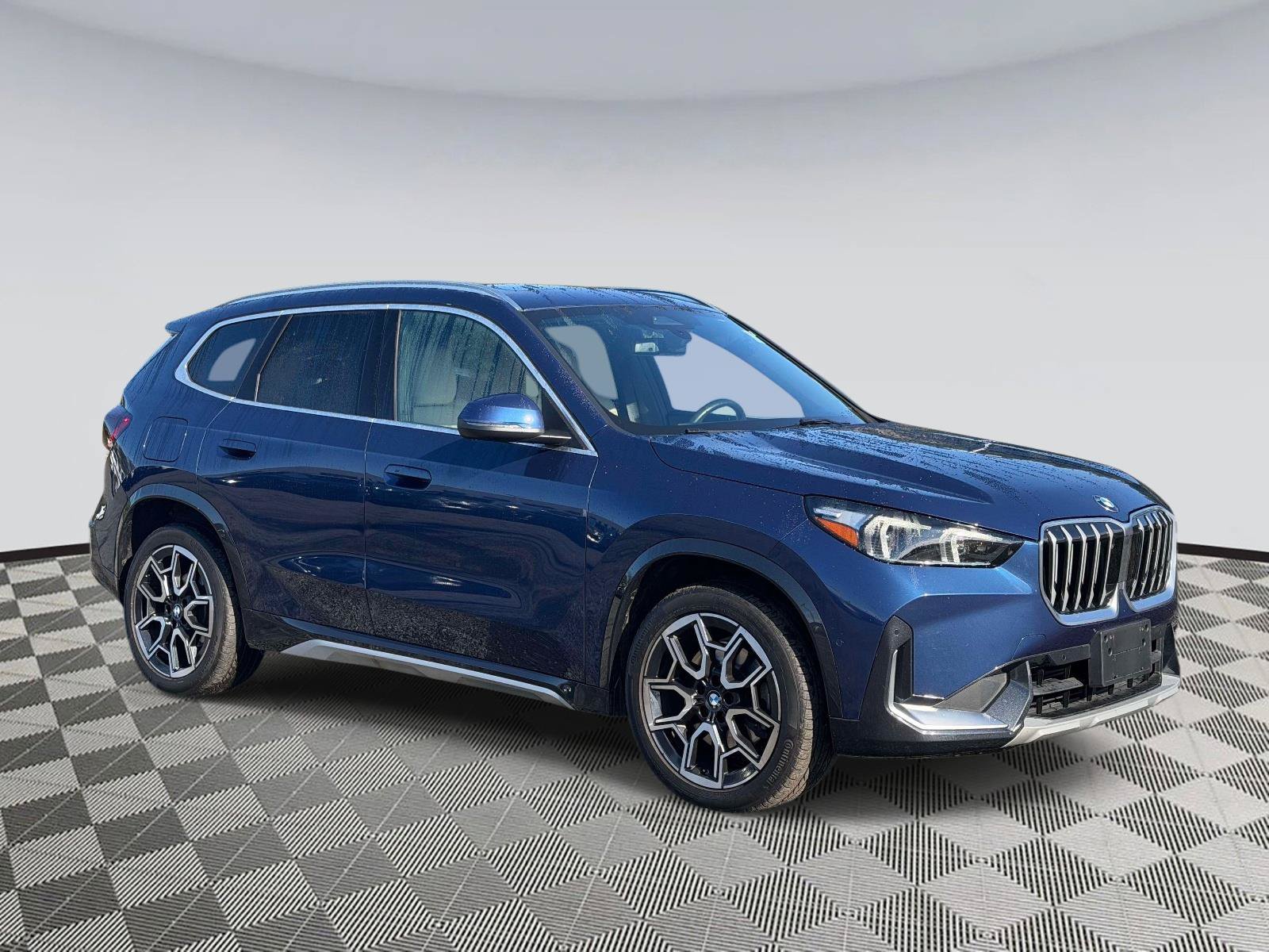 Used 2025 BMW X1 xDrive28i w/ Convenience Package AWD/4WD image 1