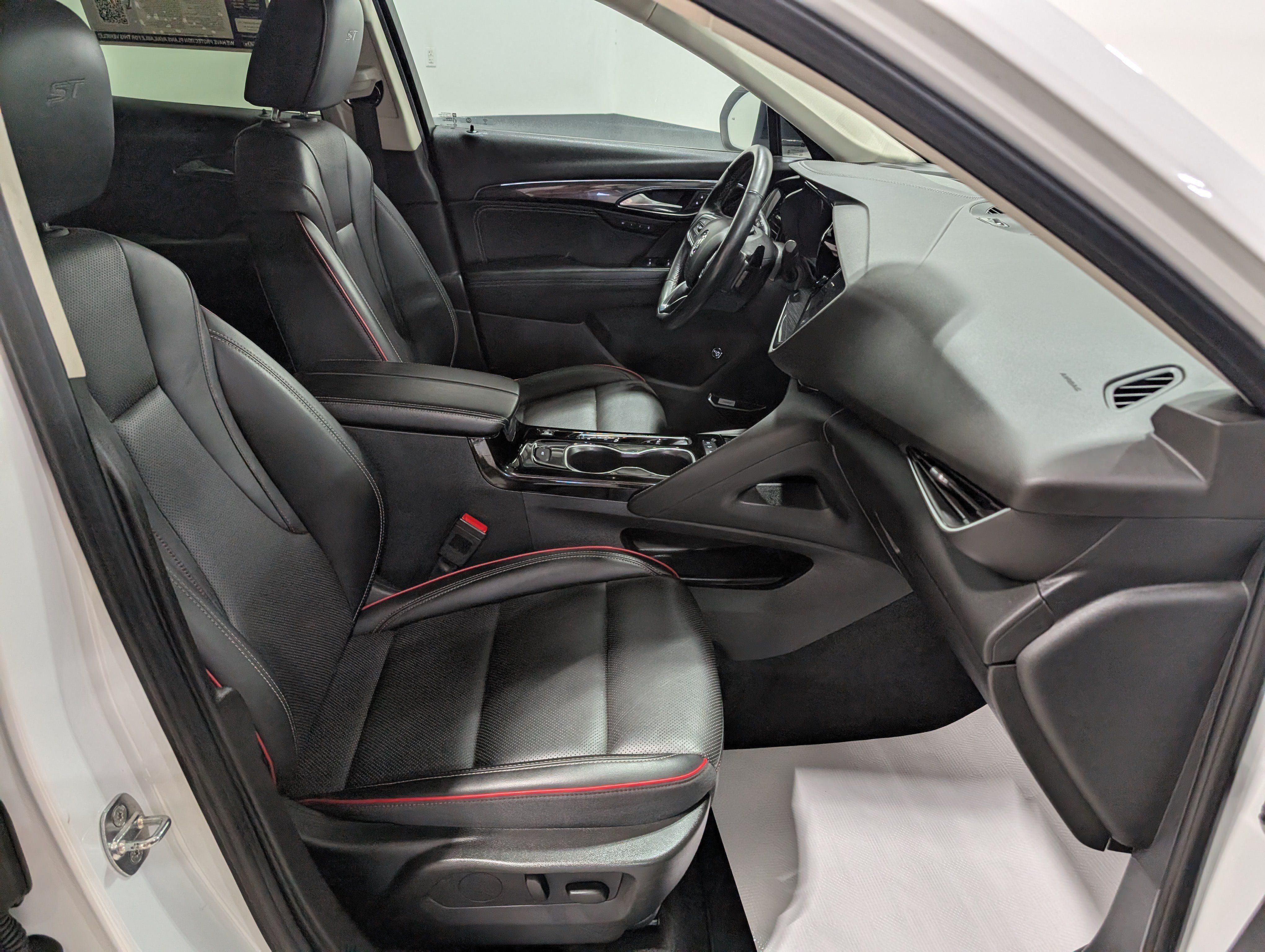 Used 2023 Buick Envision Essence w/ Technology Package I AWD/4WD image 18