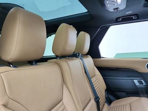 Used 2023 Land Rover Discovery S R-Dynamic image 24