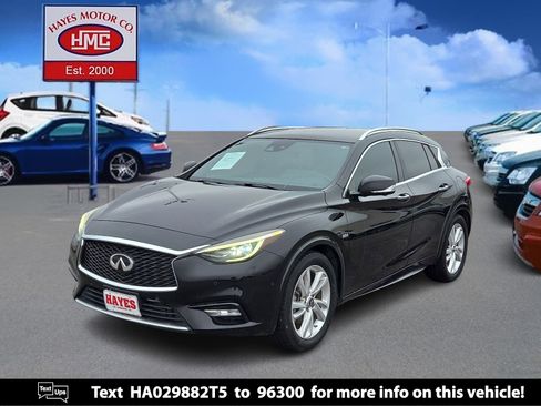 Used 2017 INFINITI QX30 Premium w/ Technology Package FWD image 1