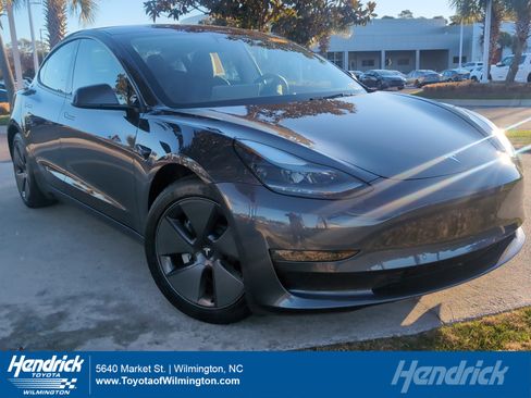 Used 2022 Tesla Model 3 Long Range image 1