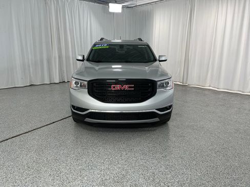 Used 2019 GMC Acadia SLT w/ LPO, Black Accent Package AWD/4WD image 9