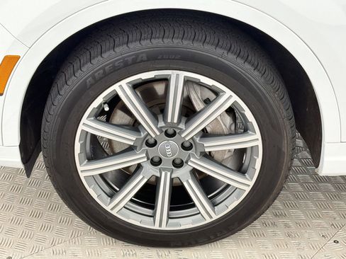 Used 2018 Audi Q7 3.0T Premium Plus w/ Premium Plus Package AWD/4WD image 11
