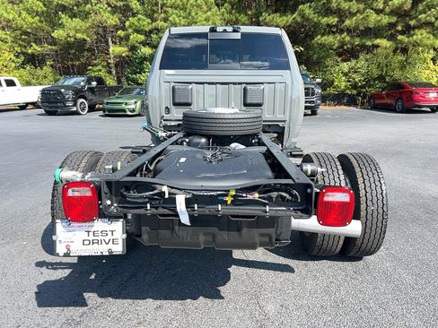 New 2026 RAM 4500 4x4 Crew Cab DRW image 6