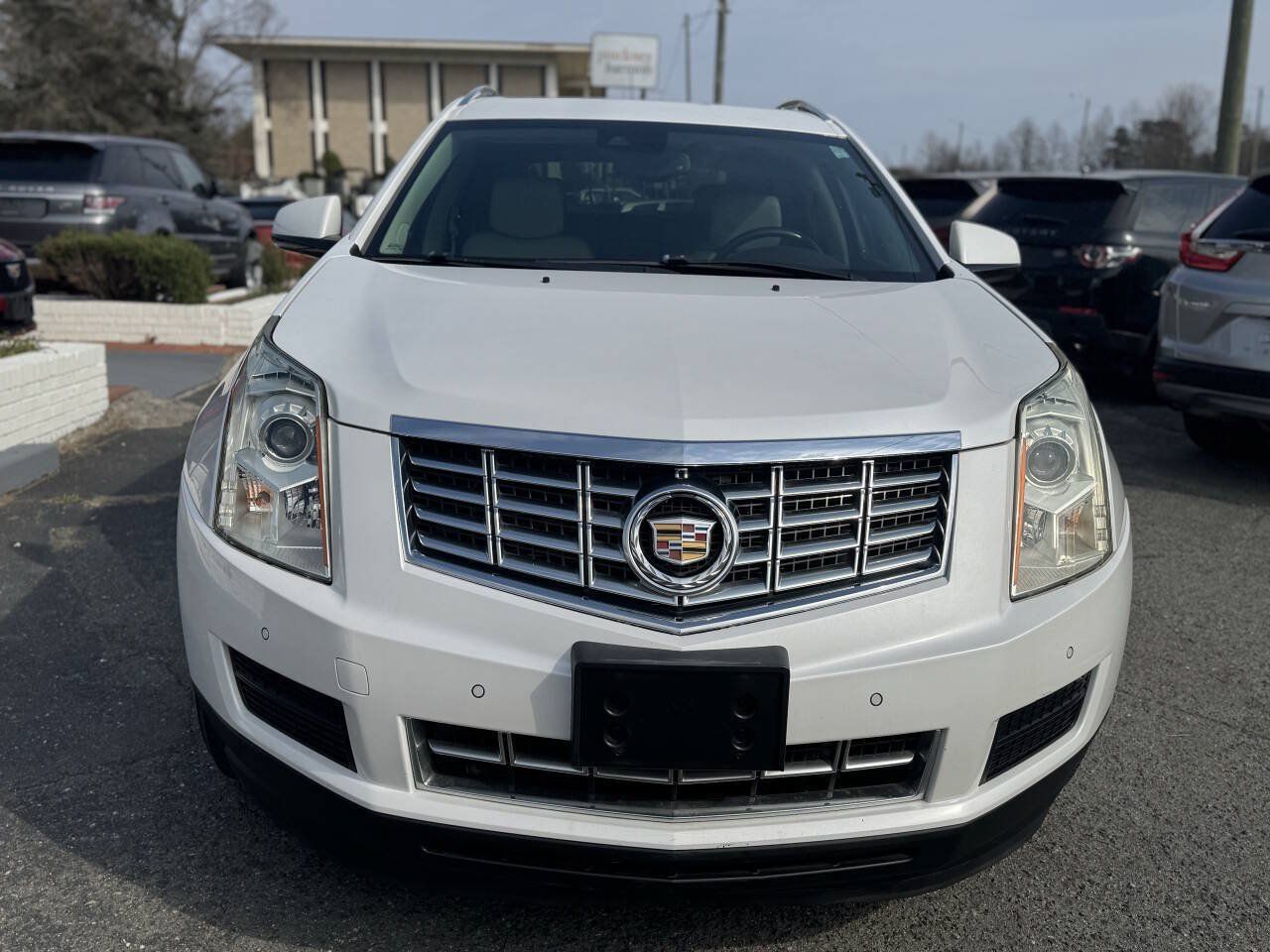 Used 2014 Cadillac SRX Luxury w/ Driver Awareness Package FWD image 4