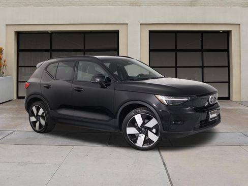Used 2023 Volvo XC40 Recharge Ultimate w/ Protection Package Premier AWD/4WD image 3