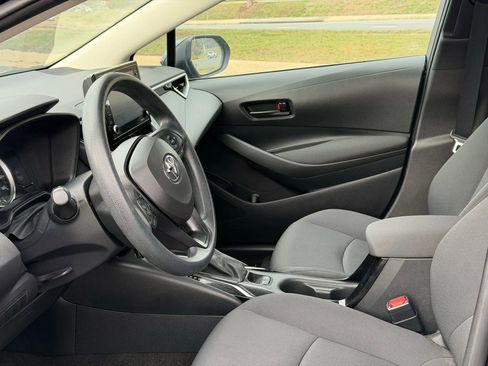 Used 2022 Toyota Corolla LE image 15