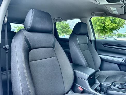 Used 2025 Honda CR-V LX image 27
