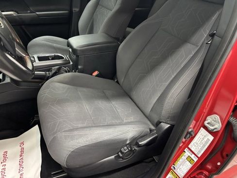 Used 2017 Toyota Tacoma TRD Off-Road w/ Premium & Technology Package image 12