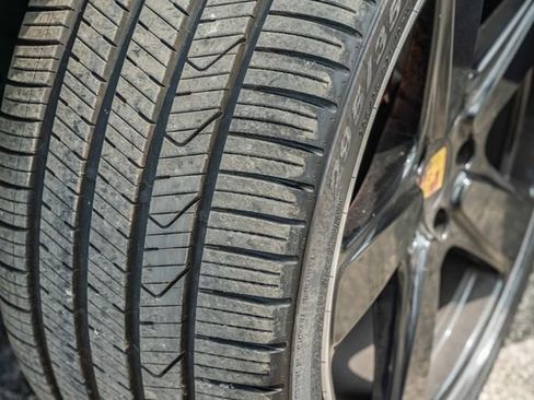 Used 2016 Porsche Cayenne Turbo AWD/4WD image 16