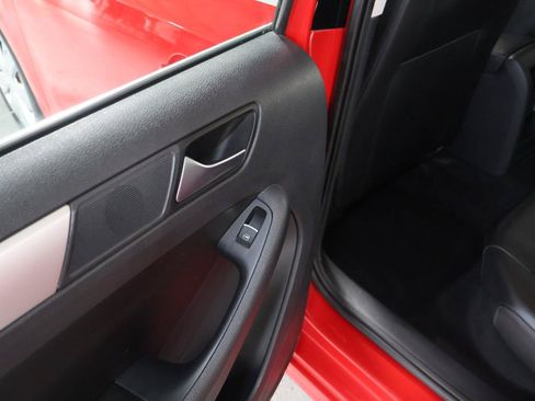 Used 2013 Volkswagen Jetta SE FWD image 21