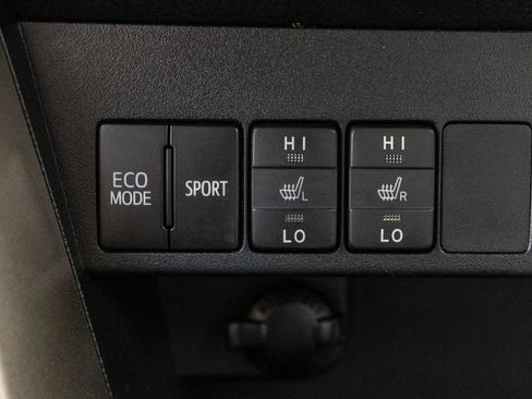 Used 2015 Toyota RAV4 Limited w/ Technology Package AWD/4WD image 27