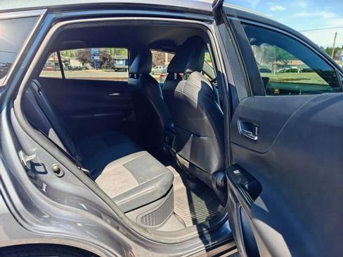 Used 2021 Toyota Venza XLE image 24