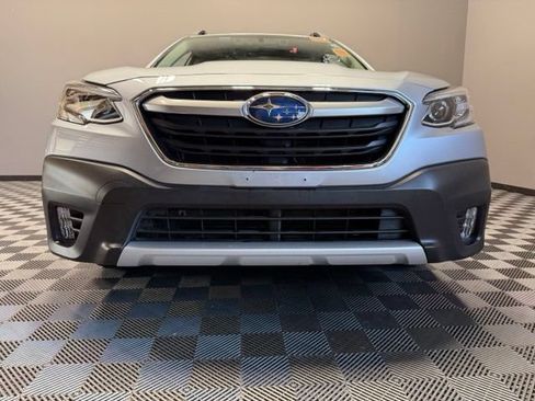 Used 2022 Subaru Outback Limited AWD/4WD image 3