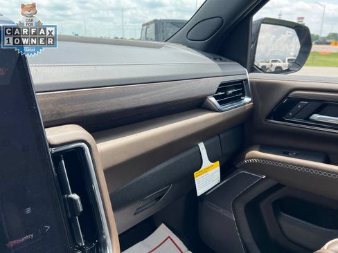 Used 2026 GMC Yukon Denali Ultimate AWD/4WD image 18