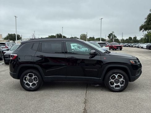 Used 2022 Jeep Compass Trailhawk w/ Trailhawk Convenience Group AWD/4WD image 4
