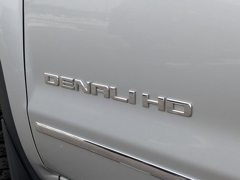 Used 2018 GMC Sierra 2500 Denali image 12