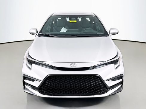 Certified 2026 Toyota Corolla SE FWD image 2