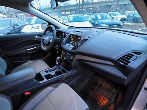 Used 2017 Ford Escape SE w/ Equipment Group 201A image 40