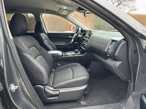 Used 2022 Nissan Pathfinder SV image 22