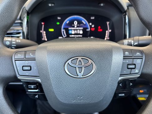 Used 2026 Toyota Camry LE FWD image 21