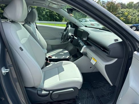 Used 2024 Hyundai Kona Limited FWD image 17