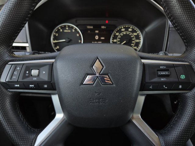 Used 2023 Mitsubishi Outlander SE FWD image 26