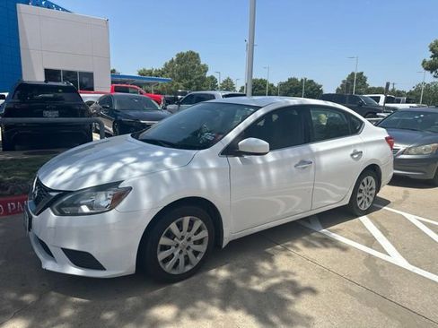 Used 2016 Nissan Sentra SV FWD image 2