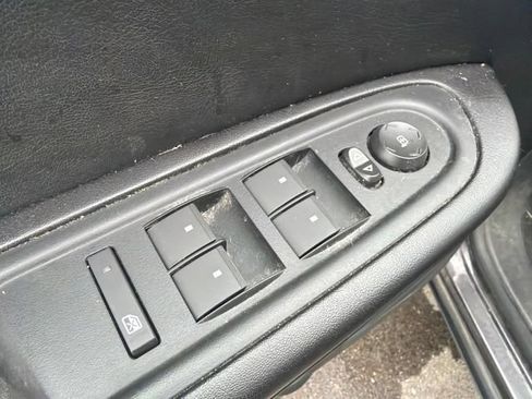 Used 2016 Chevrolet Traverse LT w/ Style and Technology Package FWD image 24