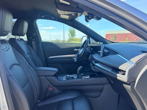 Used 2024 Cadillac XT4 Premium Luxury image 22