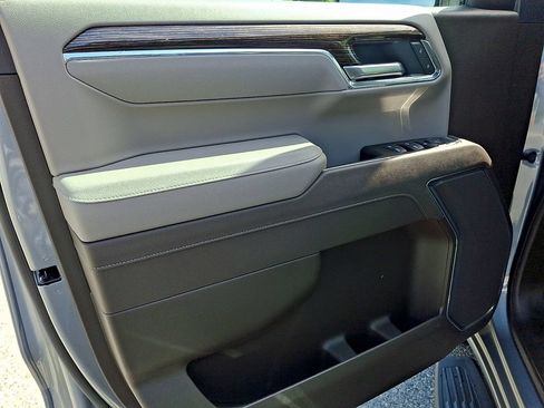 New 2026 GMC Sierra 1500 SLE w/ Preferred Package AWD/4WD image 8
