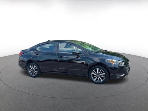 Used 2025 Nissan Versa SV FWD image 2