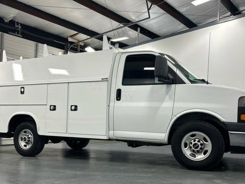 Used 2020 GMC Savana 3500 w/ Power Convenience Package image 13