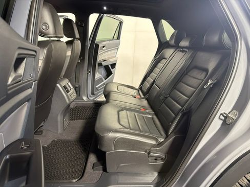 Used 2023 Volkswagen Atlas Cross Sport SEL Premium R-Line AWD/4WD image 19