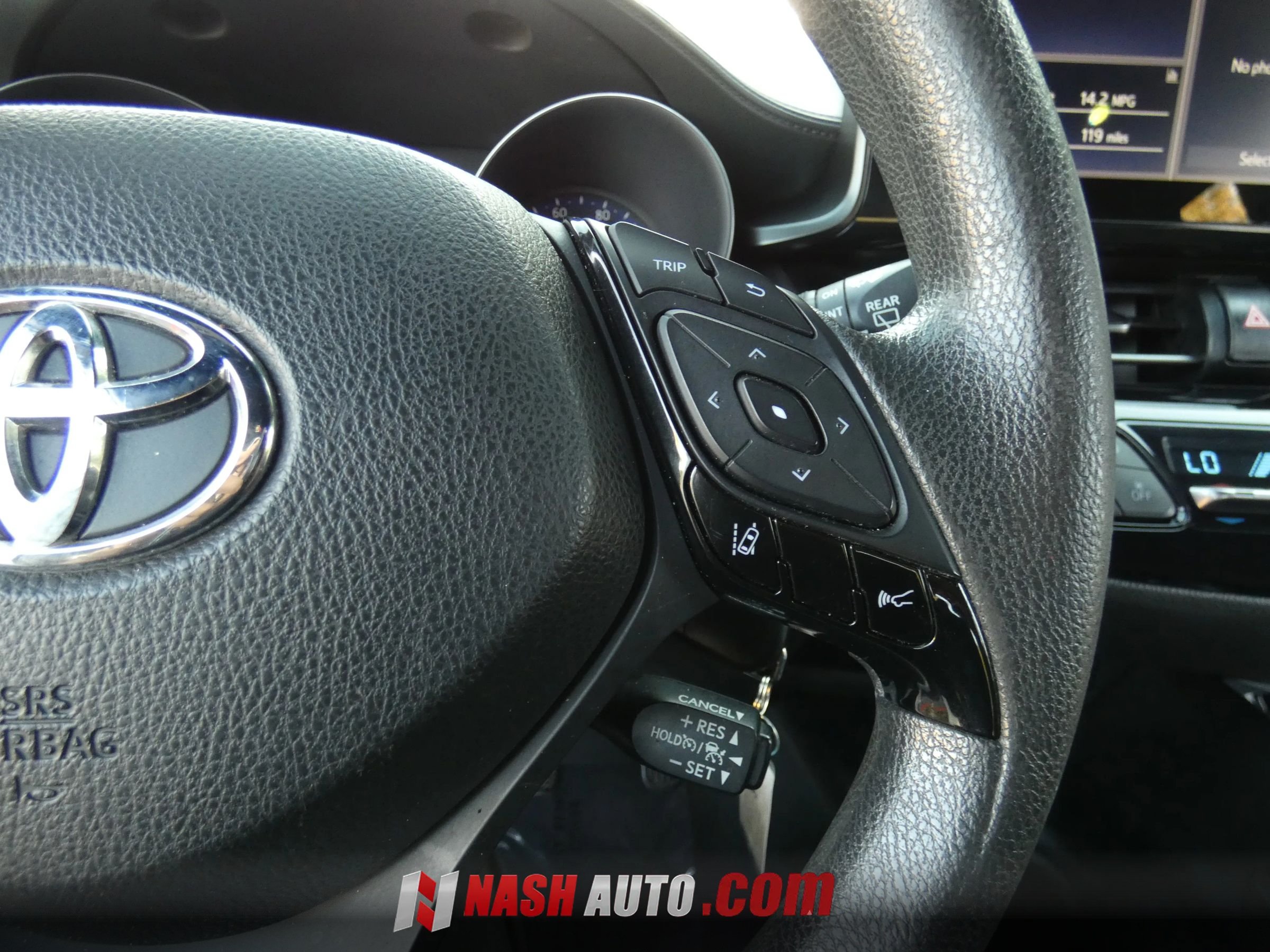Used 2019 Toyota C-HR LE FWD image 46
