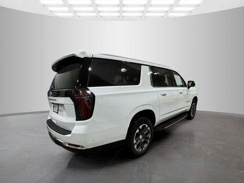 New 2026 Chevrolet Suburban LS image 7