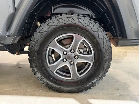 Used 2020 Jeep Gladiator Sport w/ Quick Order Package 24S AWD/4WD image 12