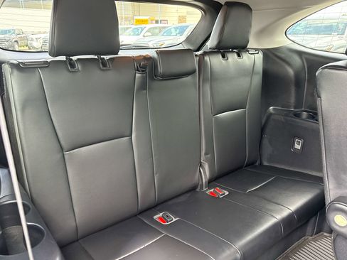 Used 2023 Toyota Highlander XLE AWD/4WD image 17