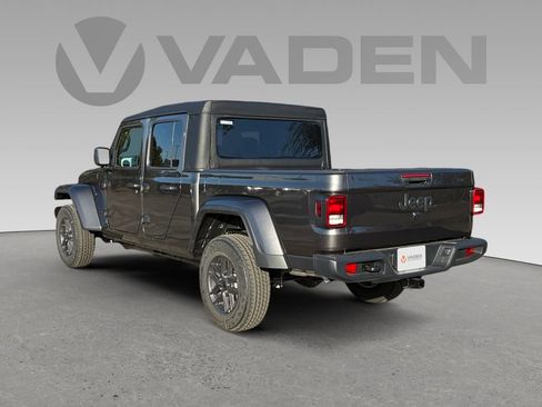 New 2026 Jeep Gladiator Sport image 25
