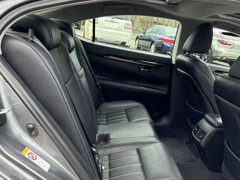 Used 2018 Lexus ES 350 w/ Luxury Package w/Wood Trim FWD image 11