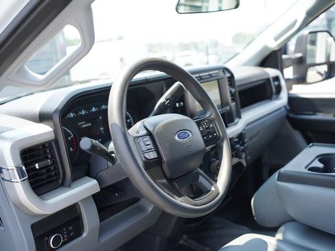 Used 2017 Ford F350 XL w/ Power Equipment Group AWD/4WD image 20