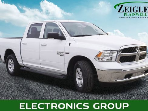 Used 2022 RAM 1500 Classic SLT w/ Electronics Convenience Group image 4