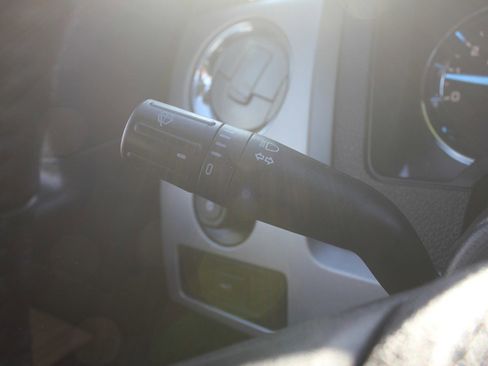 Used 2011 Ford F150 Lariat w/ Lariat Chrome Pkg image 14