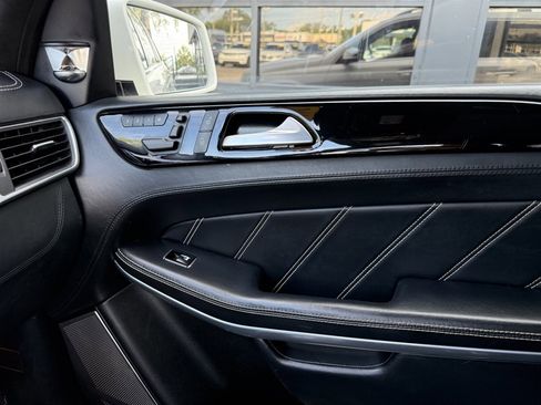 Used 2016 Mercedes-Benz GL 63 AMG 4MATIC image 36