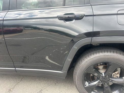 Used 2024 Jeep Grand Cherokee Altitude AWD/4WD image 6
