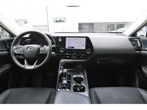 Used 2024 Lexus NX 250 FWD image 7