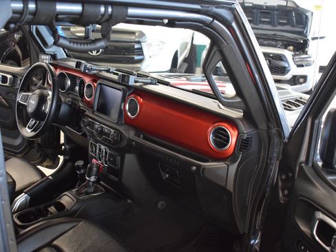 Used 2018 Jeep Wrangler Unlimited Rubicon image 46