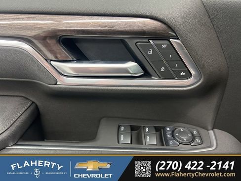 Used 2025 Chevrolet Silverado 2500 LTZ w/ LTZ Convenience Package image 23