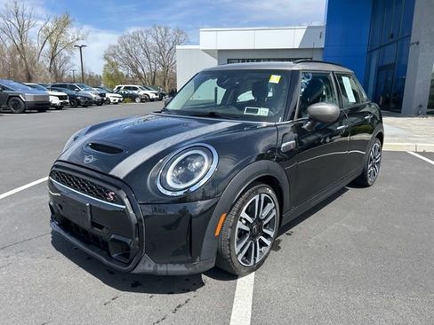 Used 2023 MINI Cooper S image 2