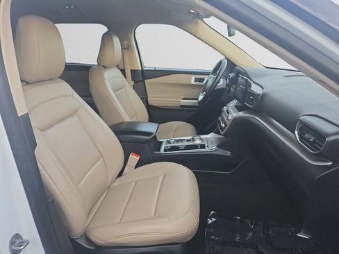 Used 2023 Ford Explorer XLT w/ Equipment Group 202A image 16